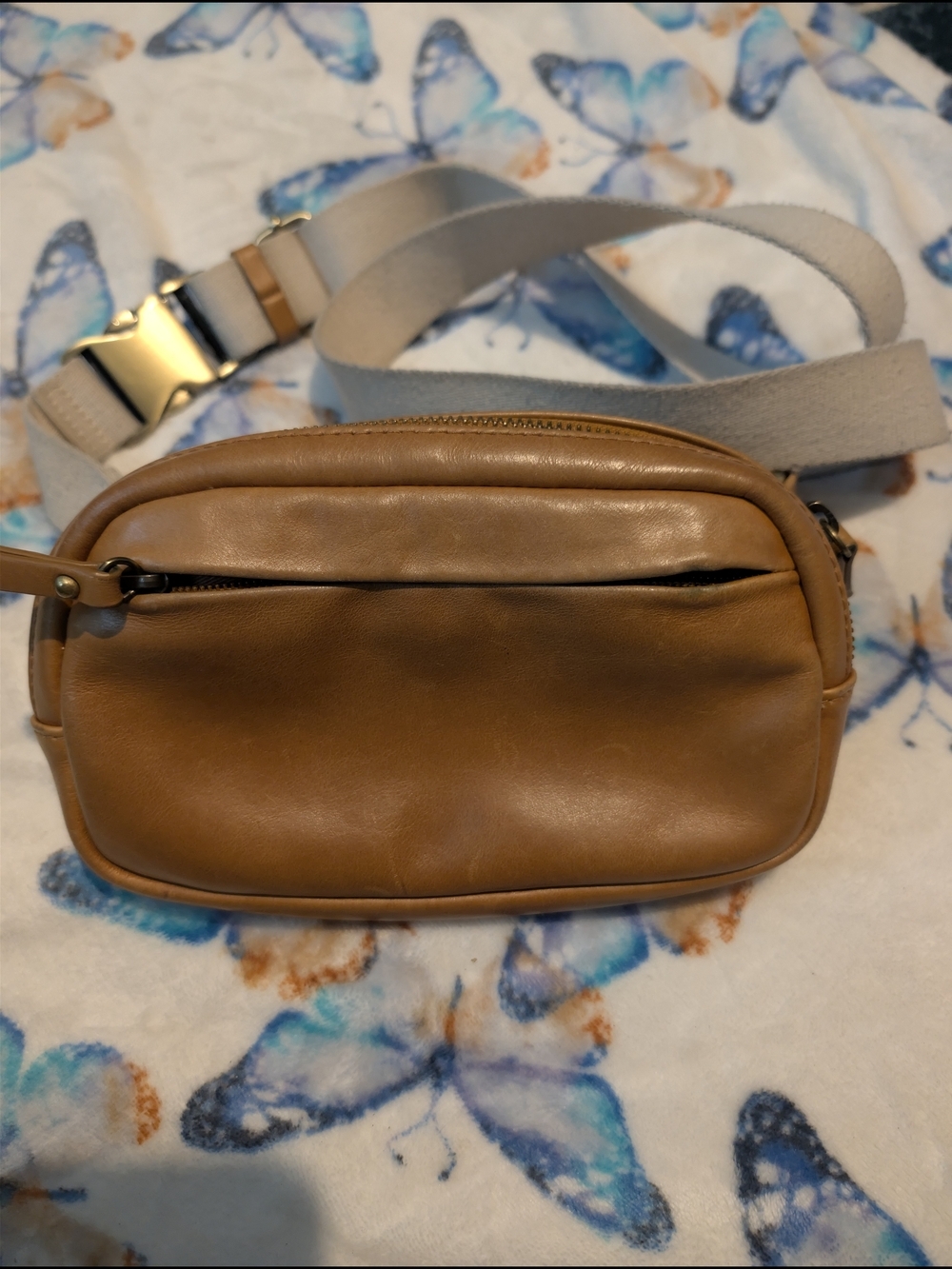 Andar Tan Leather Crossbody Belt Bag